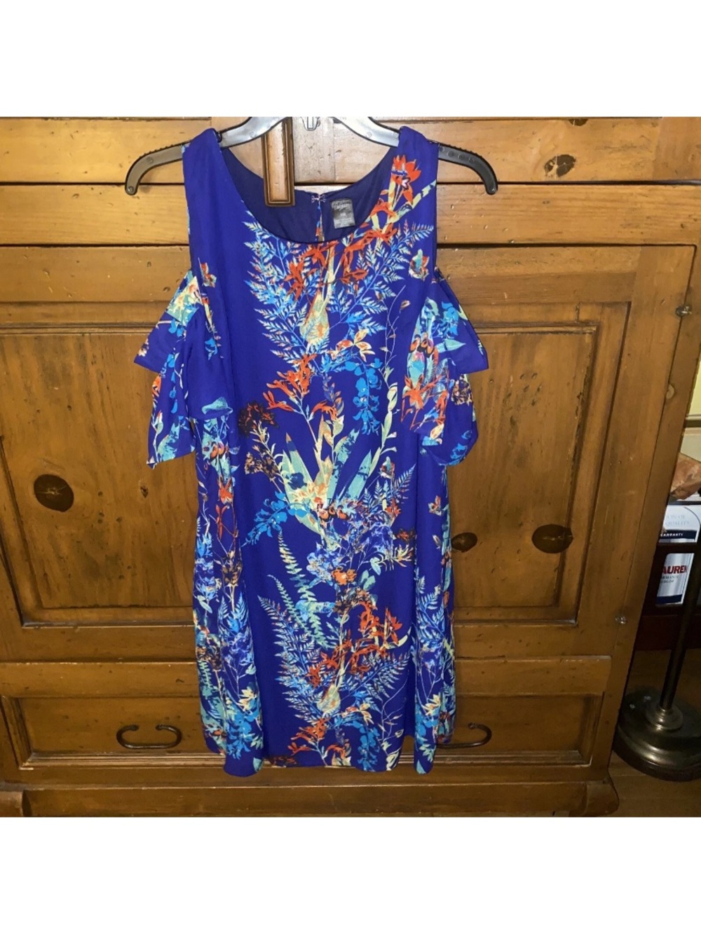 Women's CITY STREETS Cold Shoulder Shift Dress-Cobalt Blue Floral-14W